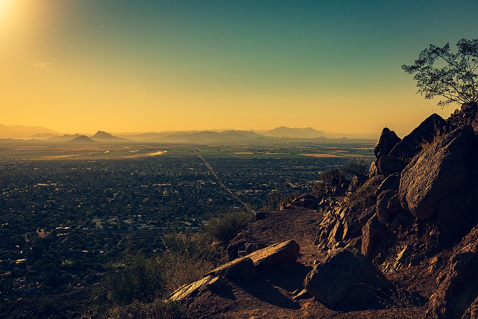 File:Camelback Mountain, Phoenix, United States (Unsplash).jpg