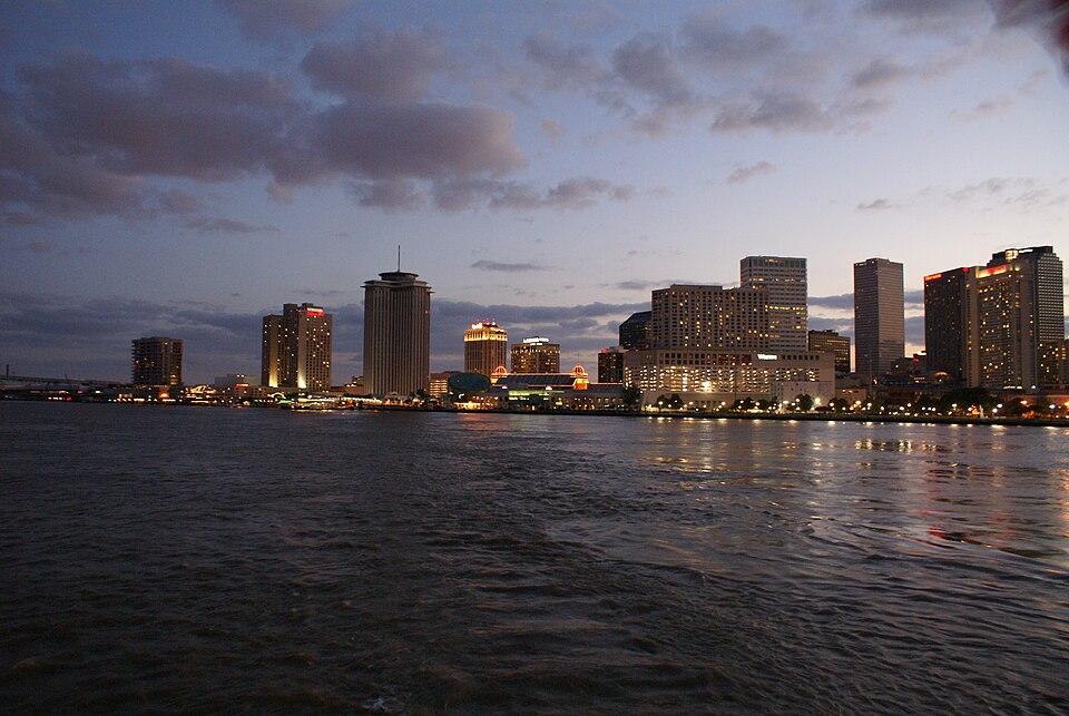 File:Riverboat 2011 New Orleans Skyline.jpg