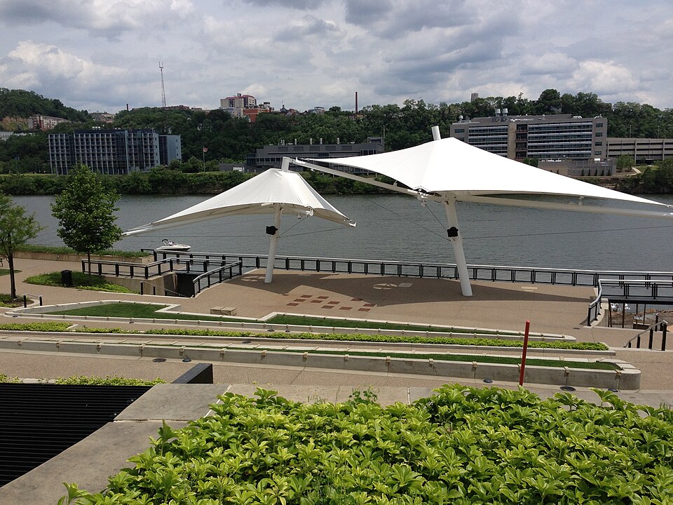 File:South Shore Riverfront Park.jpg
