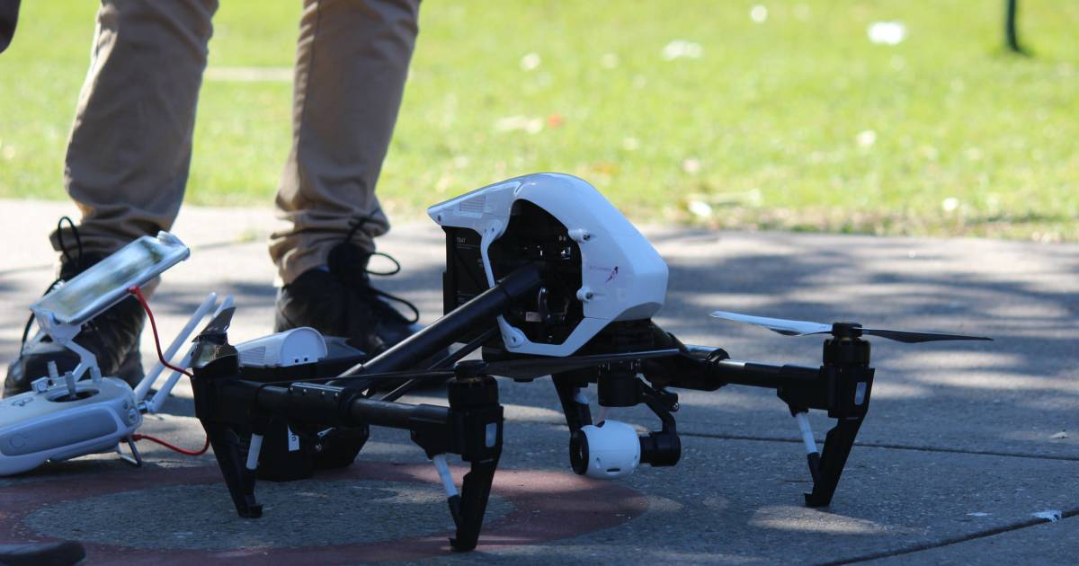 drone pilot salary